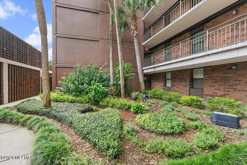 6000 San Jose Blvd #101, Jacksonville, FL 32217