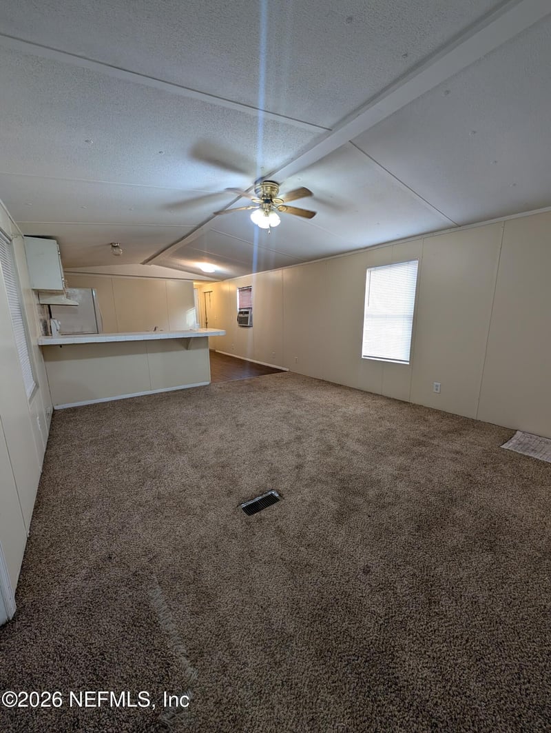 610 Evans Ave, Interlachen, FL 32148