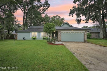 1484 Gladiolus Ave, Orange Park, FL 32073
