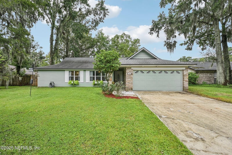 1484 Gladiolus Ave, Orange Park, FL 32073