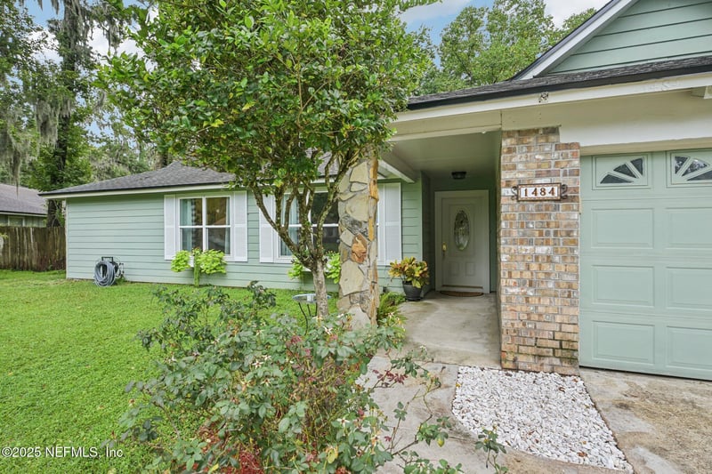 1484 Gladiolus Ave, Orange Park, FL 32073
