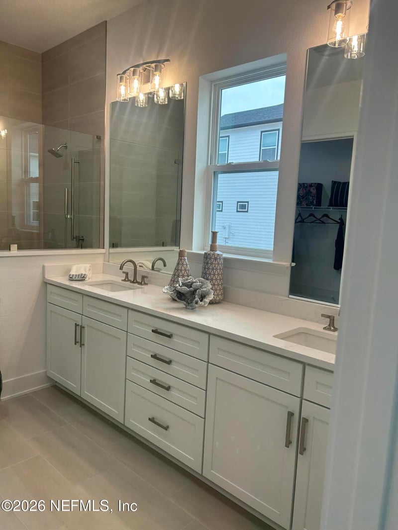 12148 Grand Pine Dr, Jacksonville, FL 32224