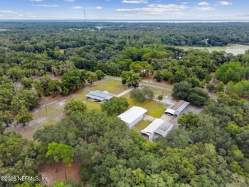 135 Lake Como Dr, Pomona Park, FL 32181