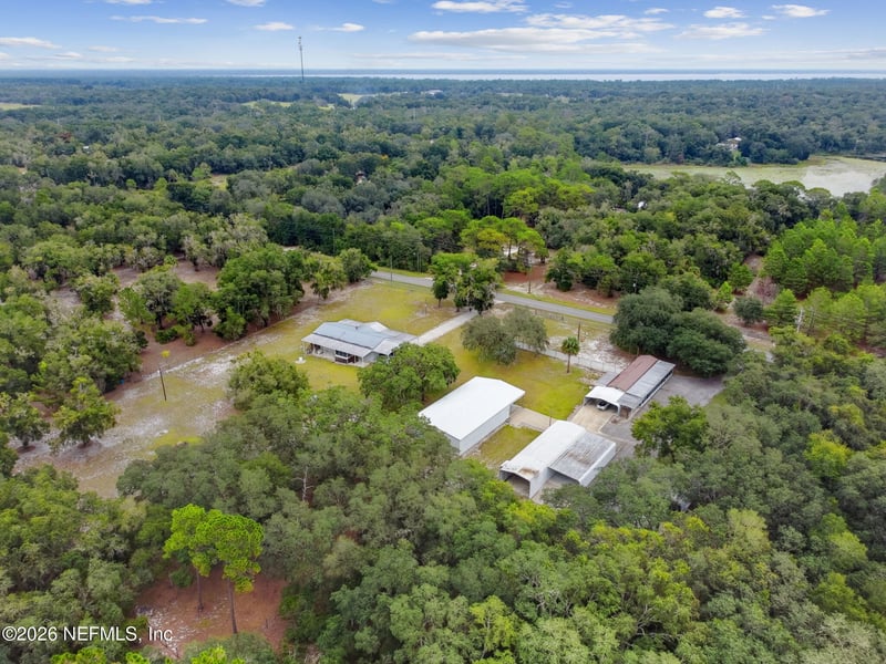 135 Lake Como Dr, Pomona Park, FL 32181