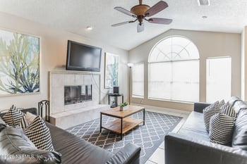 1045 17th St, Jacksonville Beach, FL 32250