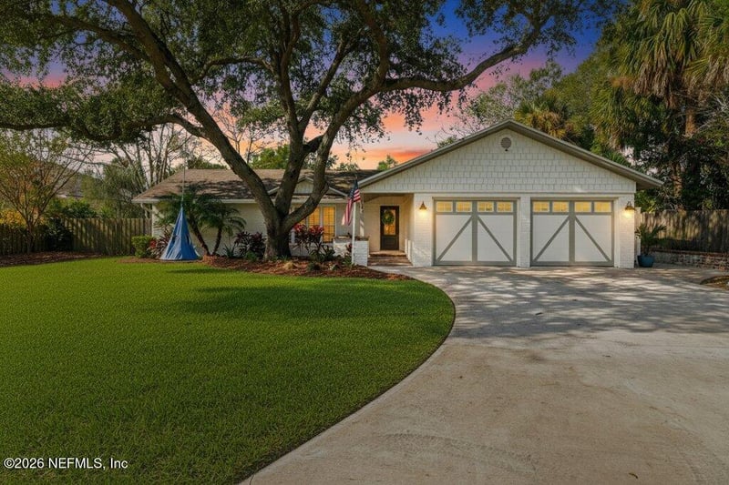 809 Davis St, Neptune Beach, FL 32266