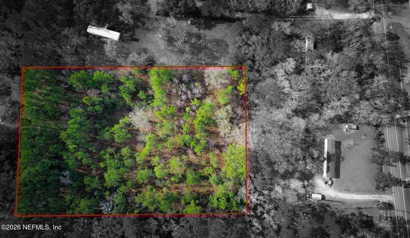 27 Ratliff Rd, Callahan, FL 32011