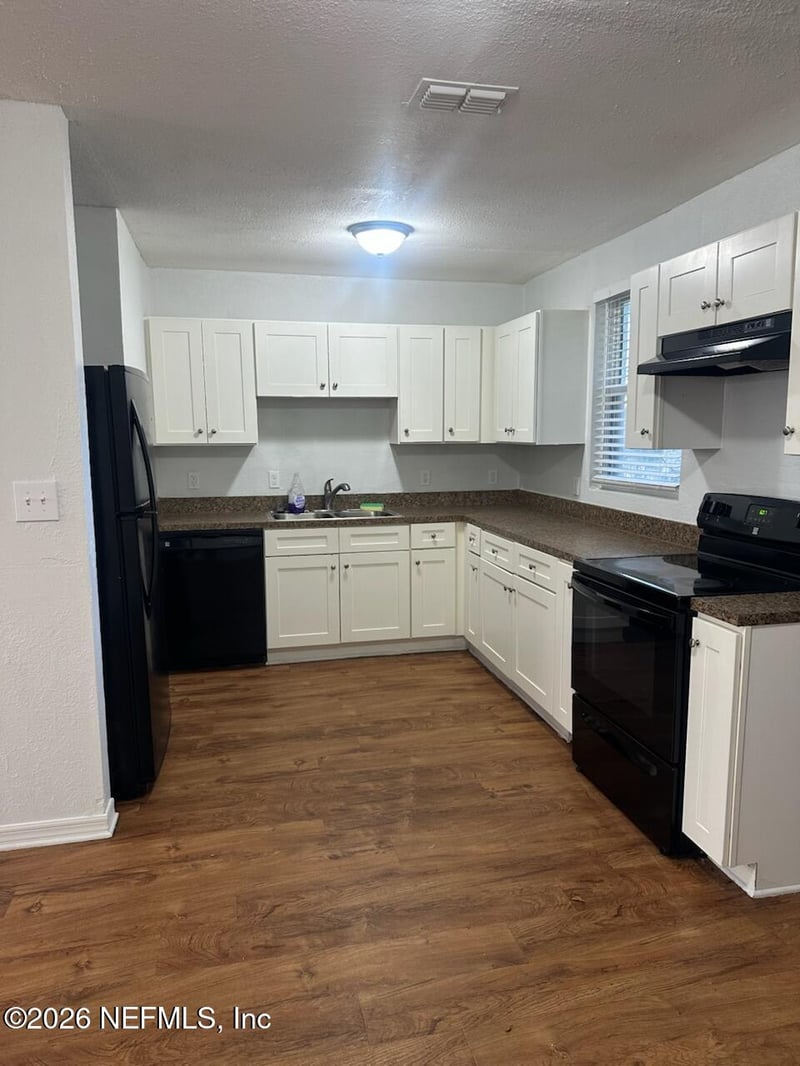 1551 Mar Vic Ln, Jacksonville, FL 32218