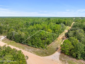 13th St, Interlachen, FL 32148