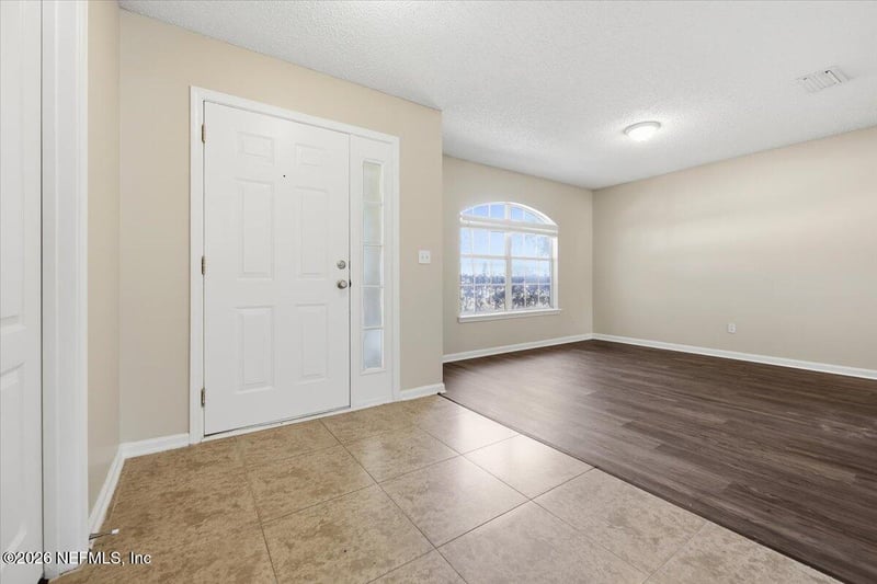 14131 Crestwick Dr, Jacksonville, FL 32218