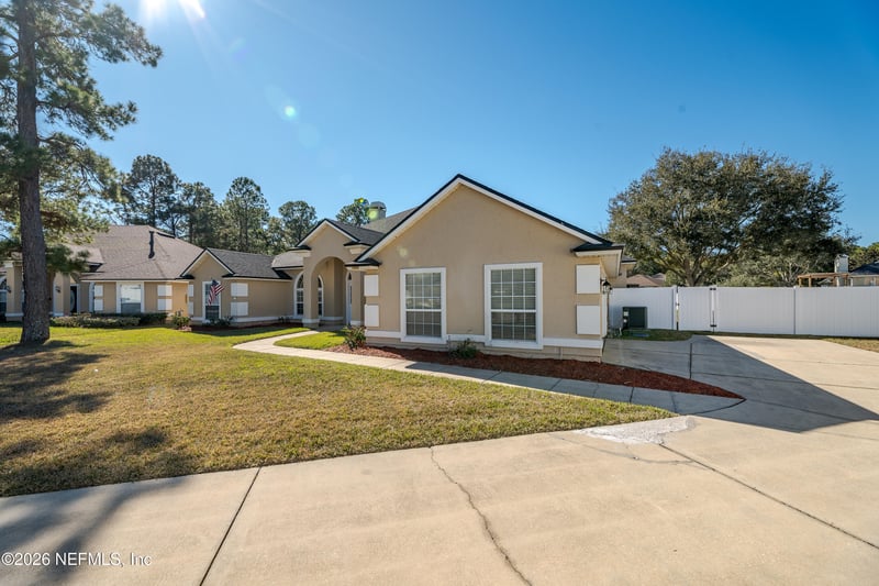 1668 Hidden Forest Ln, Jacksonville, FL 32225