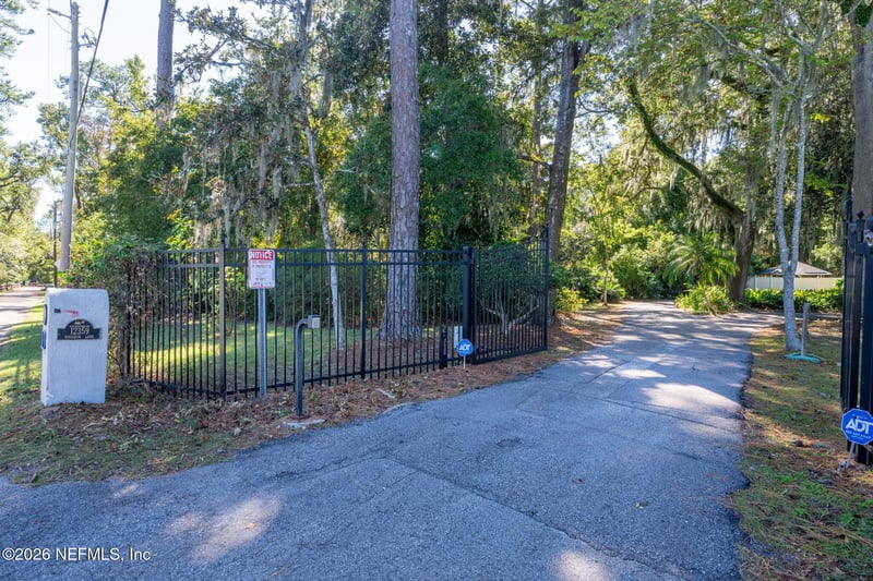 12359 Woodside Ln, Jacksonville, FL 32223