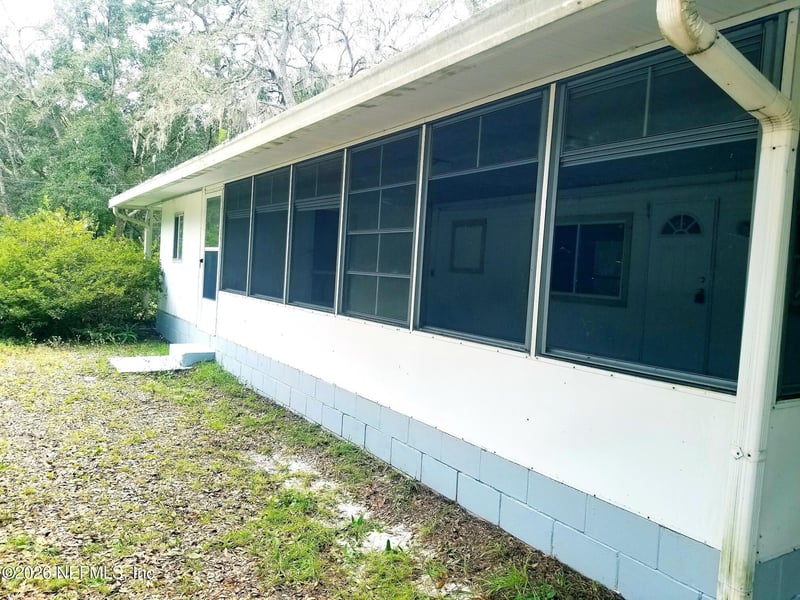 109 Kerns St, Pomona Park, FL 32181