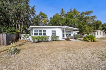 2477 Community Rd, Jacksonville, FL 32207