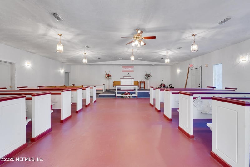 323 M L King Dr, Macclenny, FL 32063