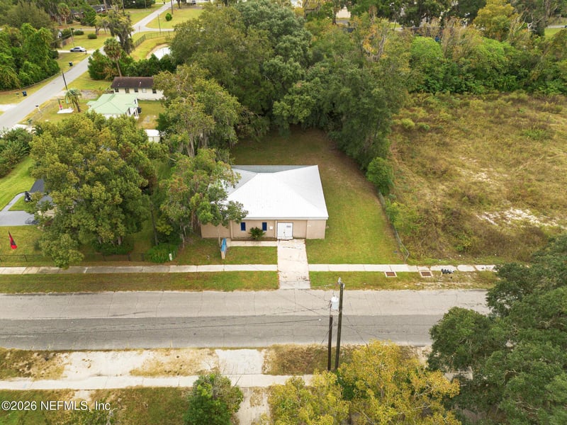 323 M L King Dr, Macclenny, FL 32063