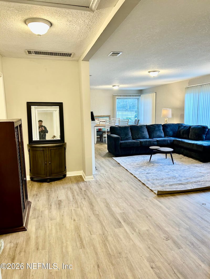 12576 Woodland Dr, Jacksonville, FL 32218