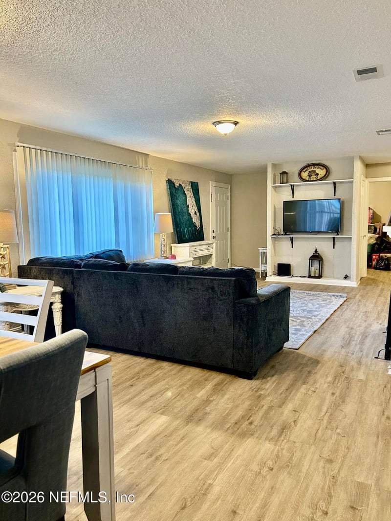 12576 Woodland Dr, Jacksonville, FL 32218