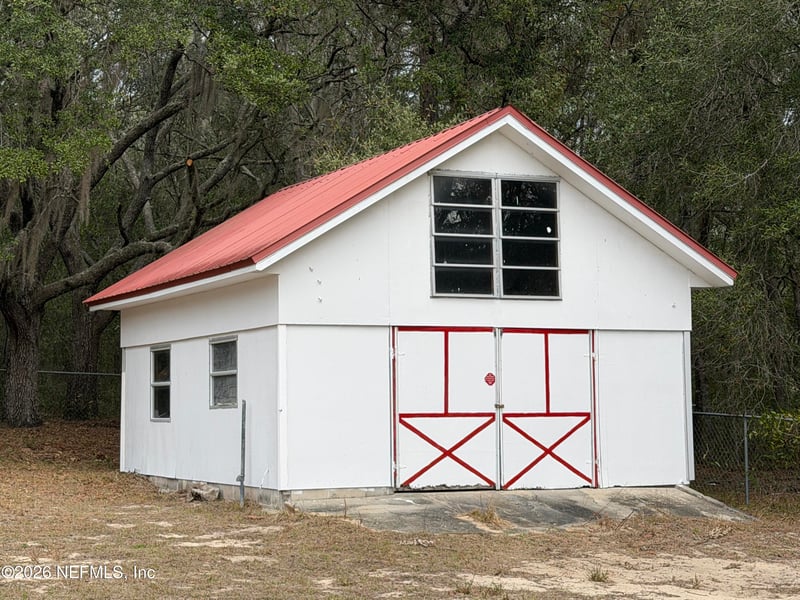 110 Kitty Ln, Interlachen, FL 32148