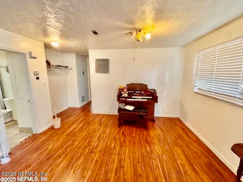 36 Velvet Dr, Jacksonville, FL 32220