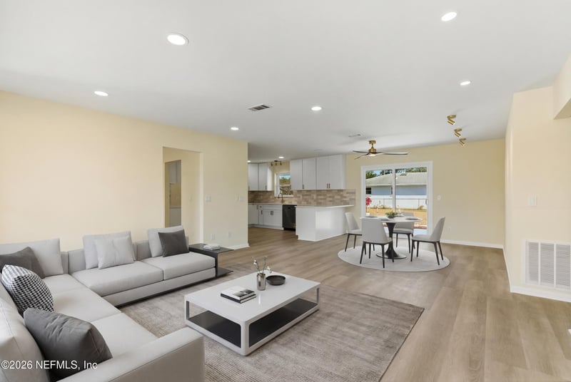 7807 Mendoza Dr, Jacksonville, FL 32217