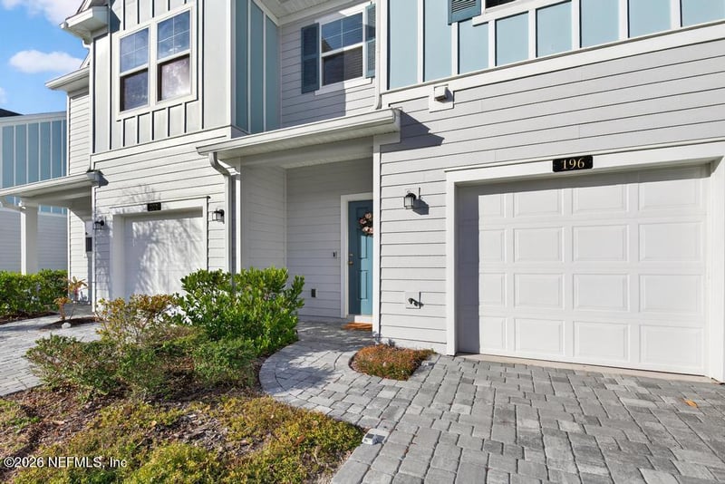 196 Boracay Cir, St Johns, FL 32259