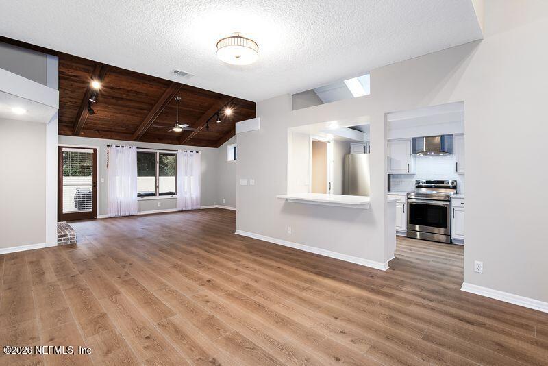 57 Winterbourne St #15, Orange Park, FL 32073