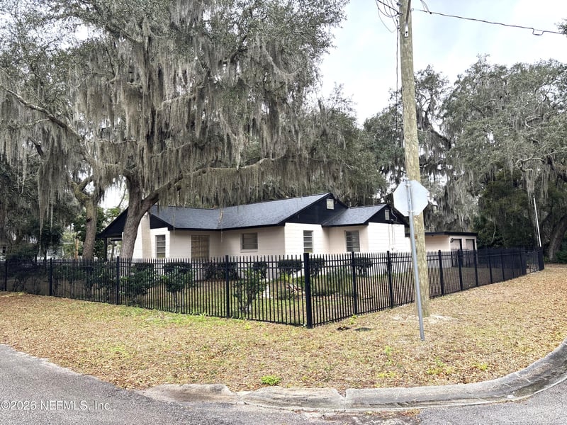 725 Myrtle Ave, Green Cove Springs, FL 32043