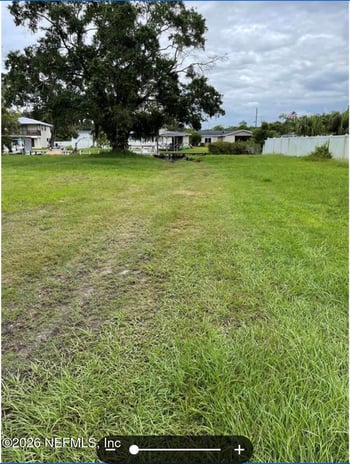 9924 Penninsular Dr, Gibsonton, FL 33534