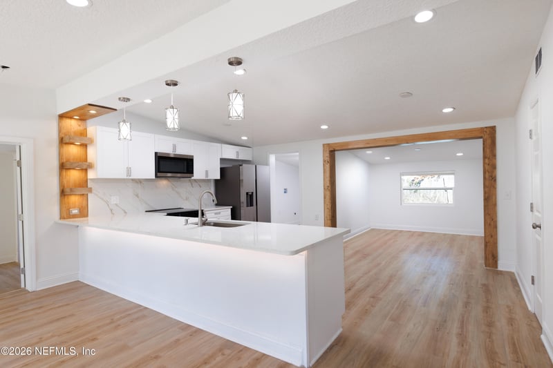 203 Rio Rd, Jacksonville, FL 32218