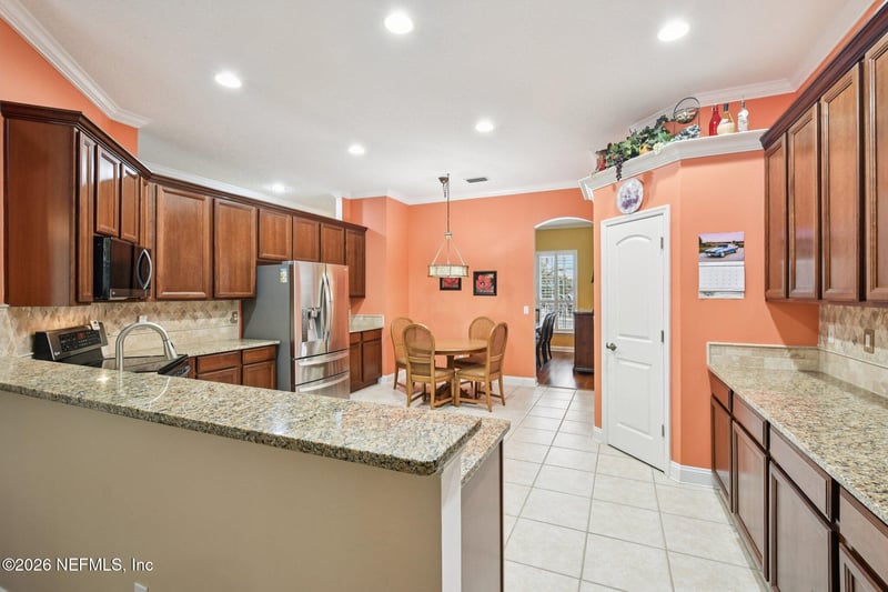 145 Lake Run Blvd, Jacksonville, FL 32218