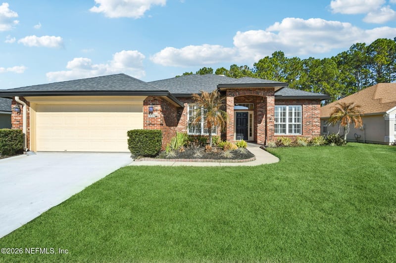 145 Lake Run Blvd, Jacksonville, FL 32218