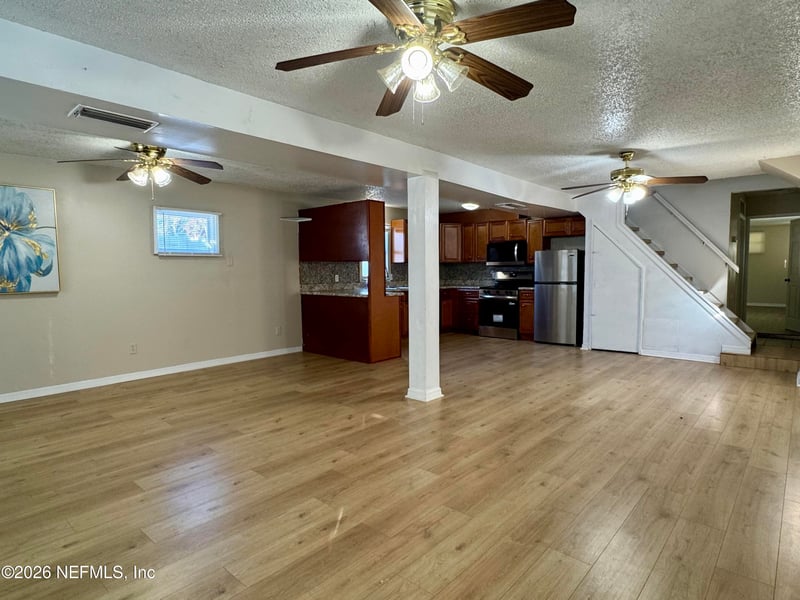 2057 Glen Gardner Dr, Jacksonville, FL 32246