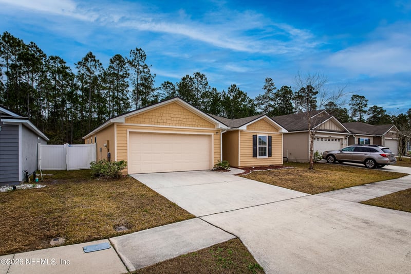 1951 April Oaks Dr, Jacksonville, FL 32221