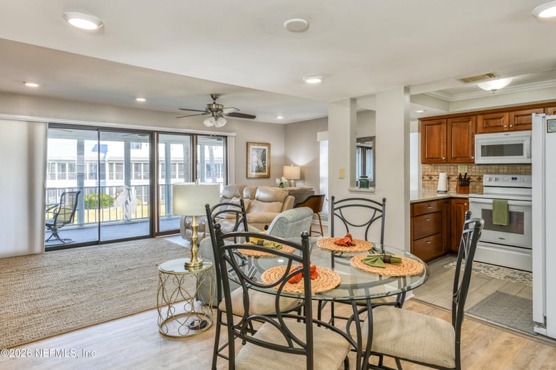 215 River Bend Pl #C, Welaka, FL 32193