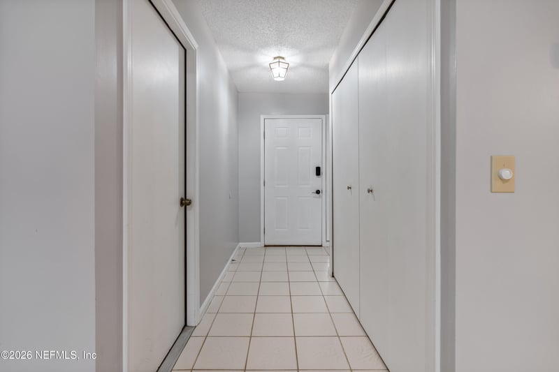 3951 Hollows Dr, Jacksonville, FL 32225