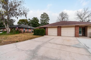 3951 Hollows Dr, Jacksonville, FL 32225