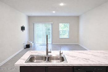 232 Aralia Ln, Jacksonville, FL 32216