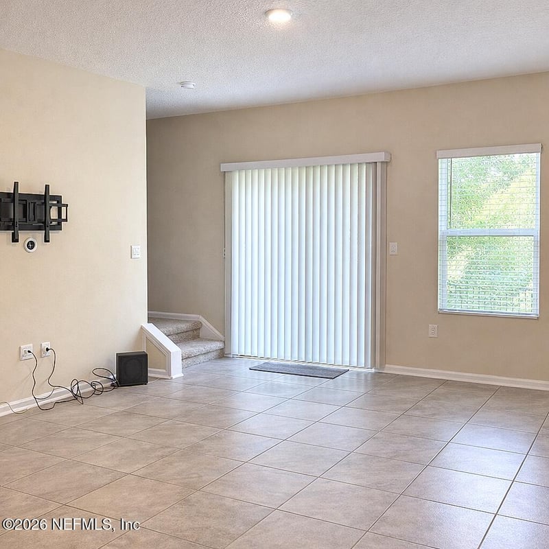 232 Aralia Ln, Jacksonville, FL 32216