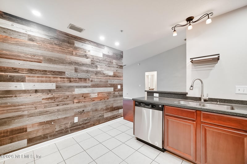 7036 Deer Lodge Cir #106, Jacksonville, FL 32256