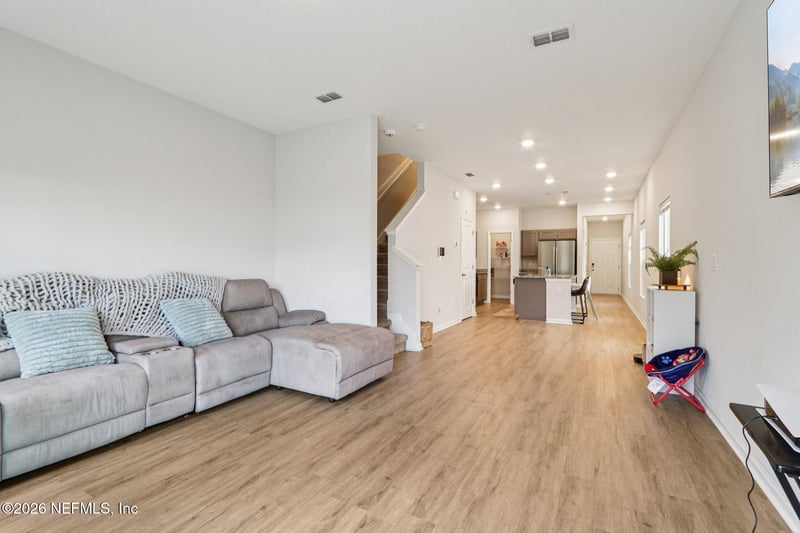 5801 Le Sabre Rd, Jacksonville, FL 32244