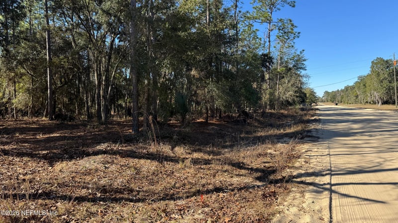 131 Spring Lake Dr, Interlachen, FL 32148