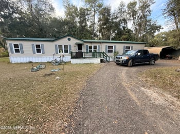 111 Killian Dr, Hawthorne, FL 32640