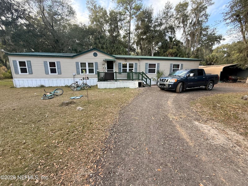 111 Killian Dr, Hawthorne, FL 32640