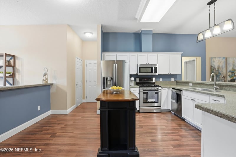 2009 Willesdon Dr, Jacksonville, FL 32246