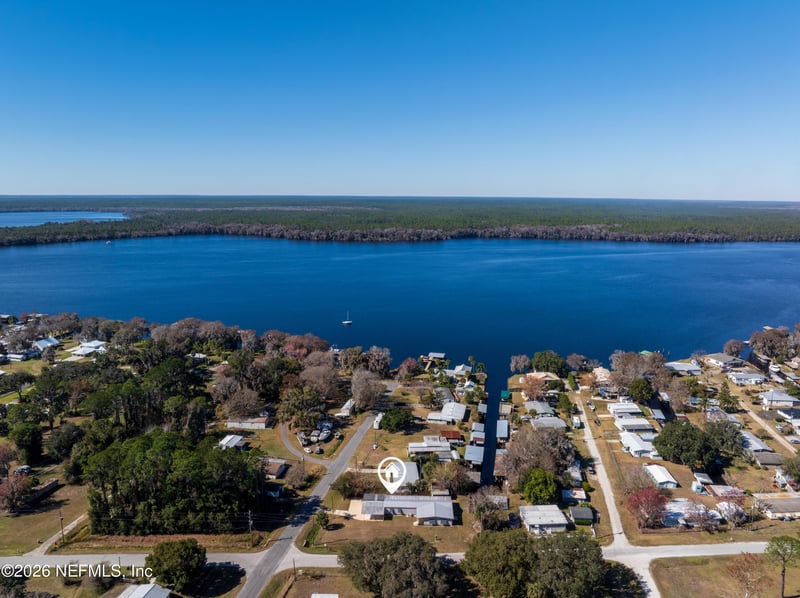 253 Hess Rd, Crescent City, FL 32112