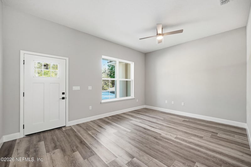 11296 Pine St, Jacksonville, FL 32258