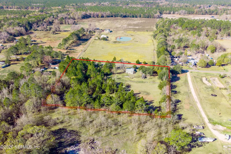 23779 225a County Road, Lawtey, FL 32058