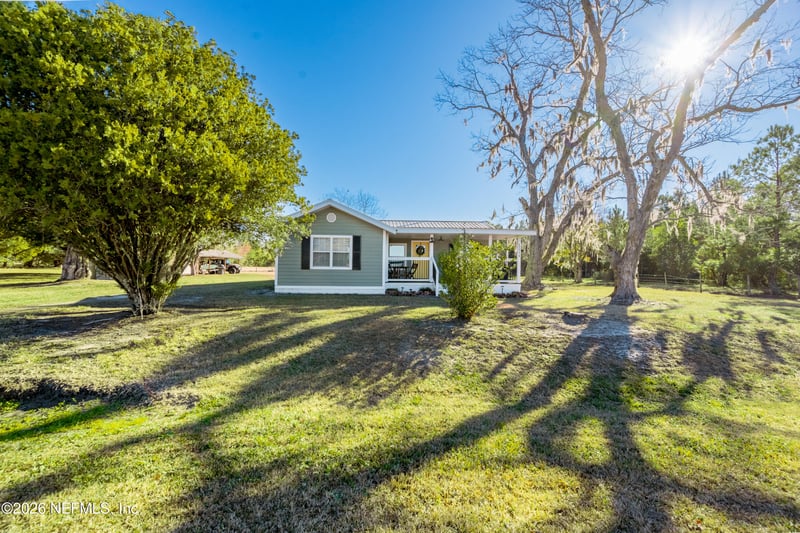 23779 225a County Road, Lawtey, FL 32058