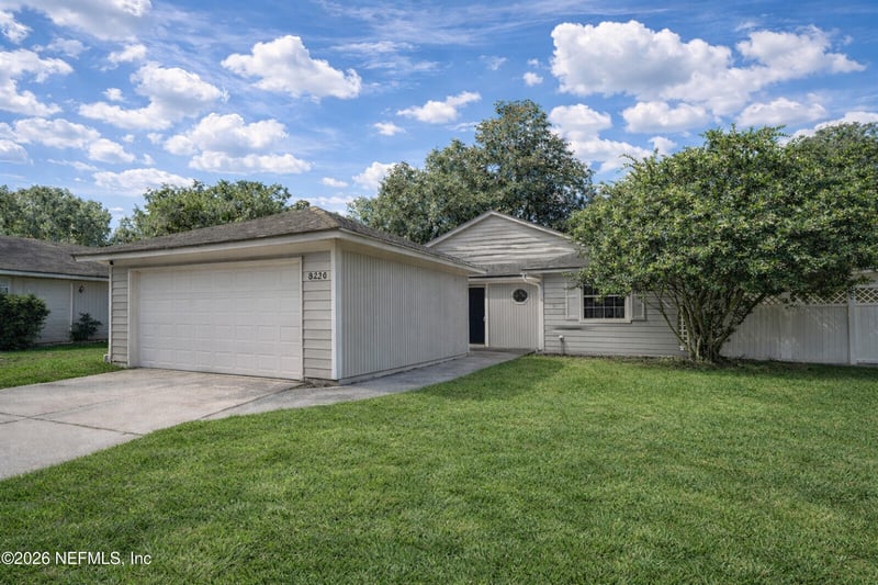 8226 Lake Woodbourne Dr, Jacksonville, FL 32217